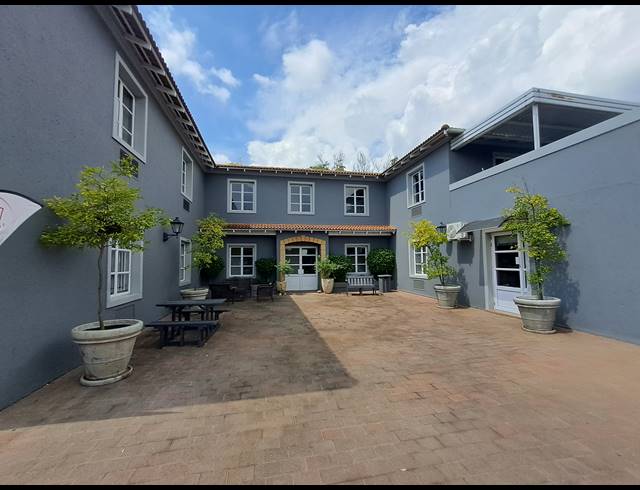 218M² OFFICE TO LET IN HYDE PARK